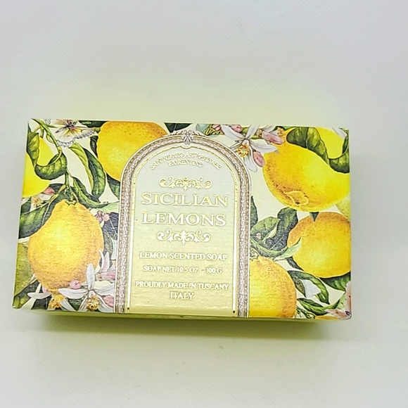 Sicilian Lemons Lemon Scented Soap 300 gr - Picture 3 of 4